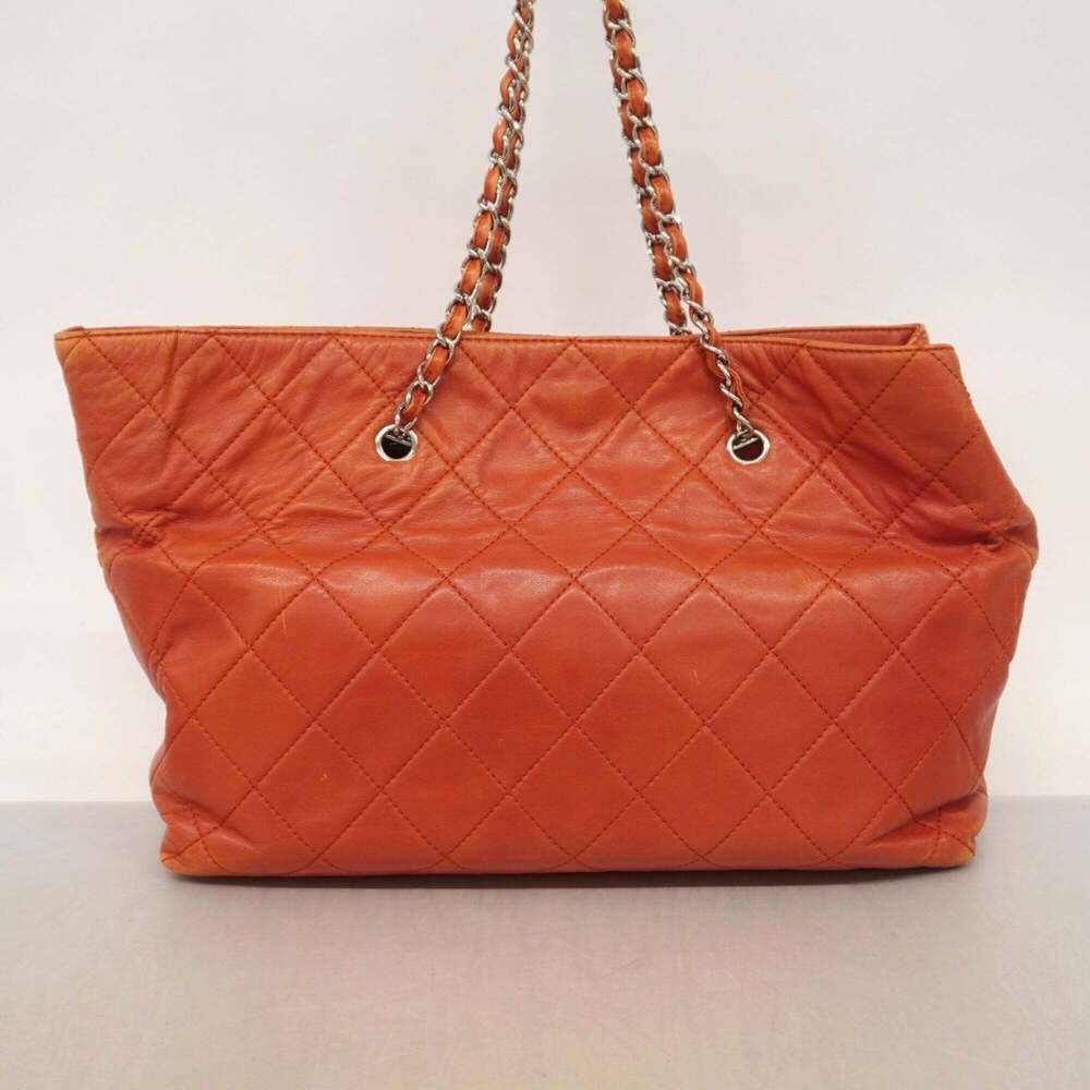 CHANEL Red Lambskin Leather Tote Bag - Picture 14 of 15